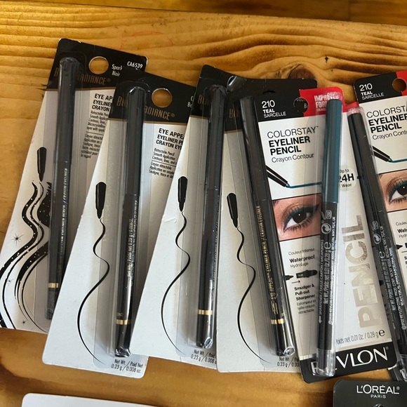 Drugstore Makeup Wholesale lot of 42 - Picture 6 of 11